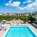 Ilyssion Holidays מלון 2*
