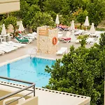 Ilyssion Holidays מלון 2*