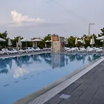 מלון Ilyssion Holidays
