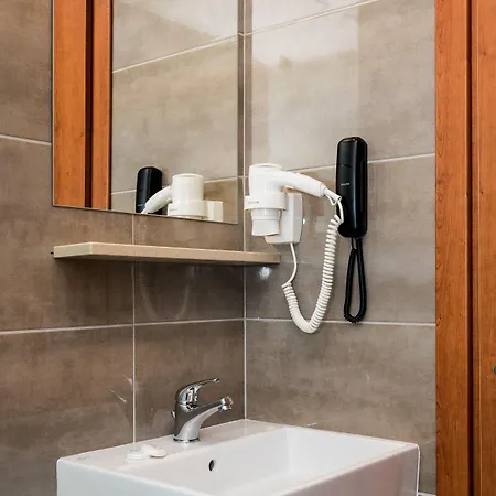 Ilyssion Holidays 이알리소스